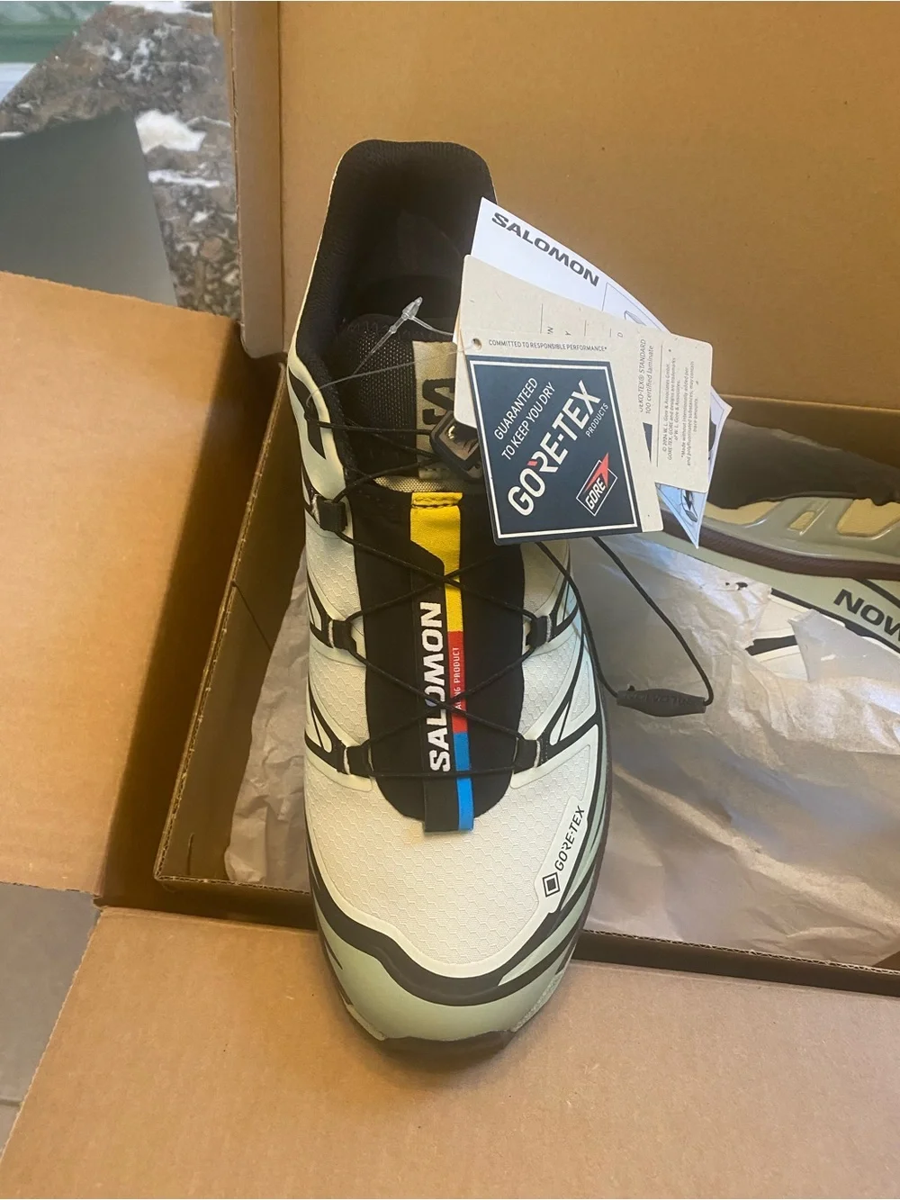 Salomon Trail Running Shoe in Black with Blue Accents (brand new) - Picture 2 of 4